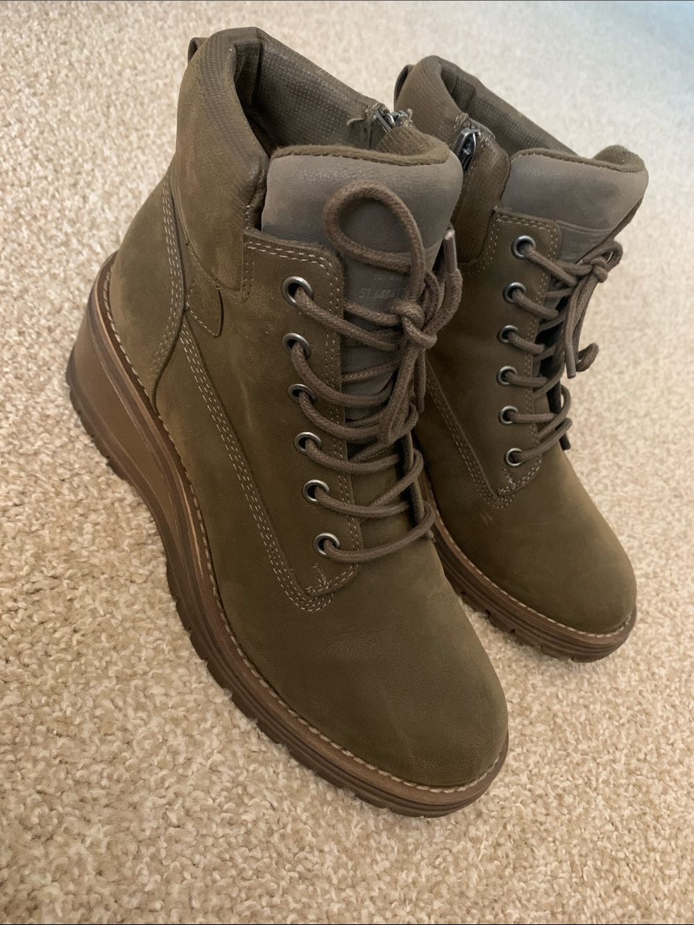 Bullboxer Woman’s Lace-Up Ankle Boots in Olive